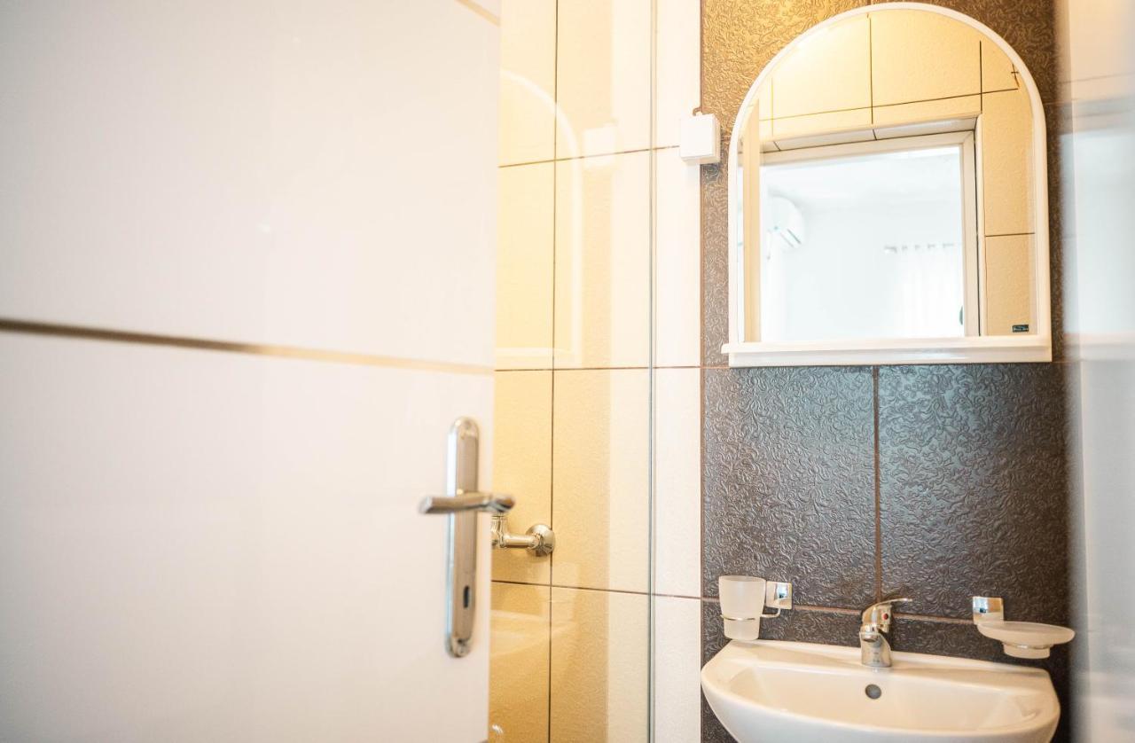 Vila Adriatik Ulcinj Zewnętrze zdjęcie